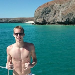 Meet your Posher, Cristiaan